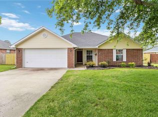 17 W Briarmeadow St, Farmington, AR 72730