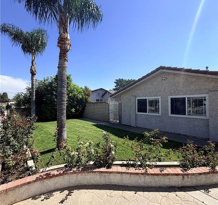 2nd image of 11216 Jurupa Rd