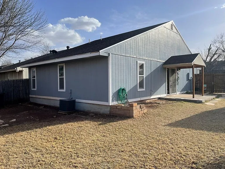 1434 Lindell Ct — Photo 21