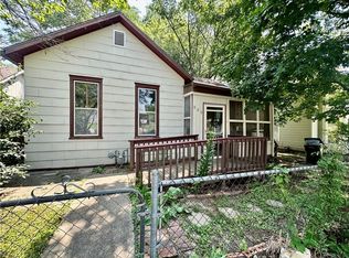 809 Columbia Ave, Leavenworth, KS 66048