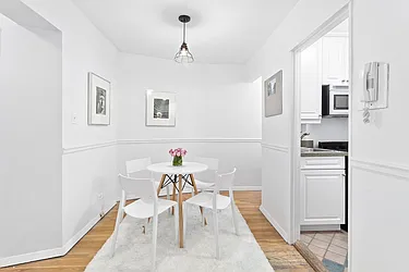 Sold by The SIMPLE Real Estate Co