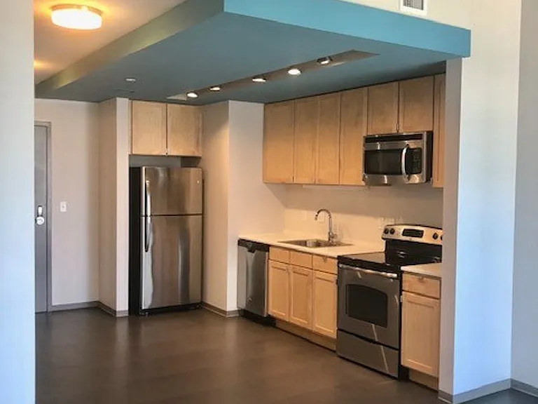 601 R St — Photo 17