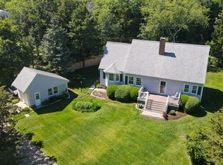 83 Wing Rd, Oak Bluffs, MA 02557