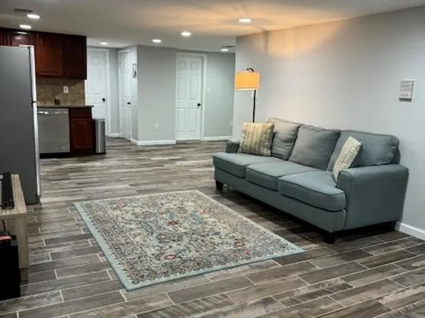 142 Webster Avenue image 2 of 18