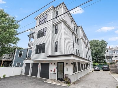 1 Leonard Pl Unit 3, South Boston, MA, 02127