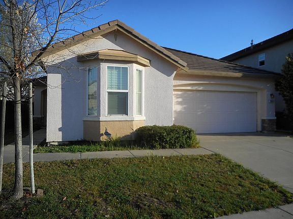 3rd image of 2943 Holdrege Way