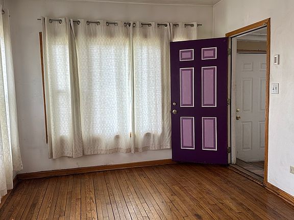4th image of 10741 S Glenroy Ave