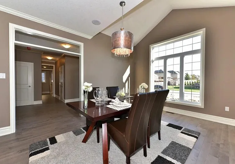 3135 Pincombe Dr — Photo 14