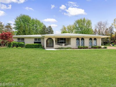 39764 Bonnie Ct, Clinton Township, MI, 48038