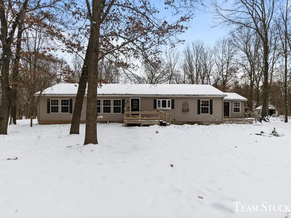 5711 Miranda Dr, Greenville, MI 48838