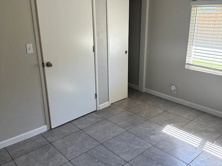 2285-2291 Elm St #2 — Photo 6