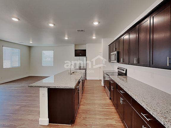 3rd image of 82 Foxridge Swings Ln