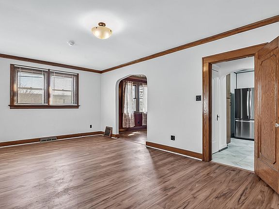 4th image of 1905 Spring St