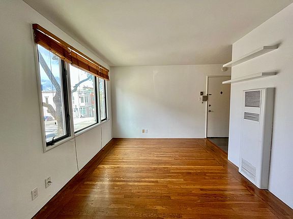 4th image of 2560 Hyde St #1-2-4