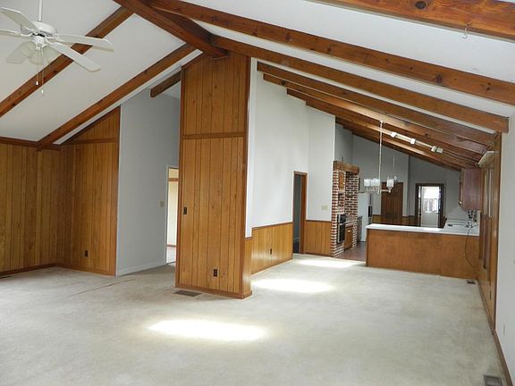 4th image of 1260 Park Blvd
