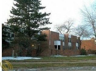 2105 Bryanston Crescent St, Detroit, MI 48207