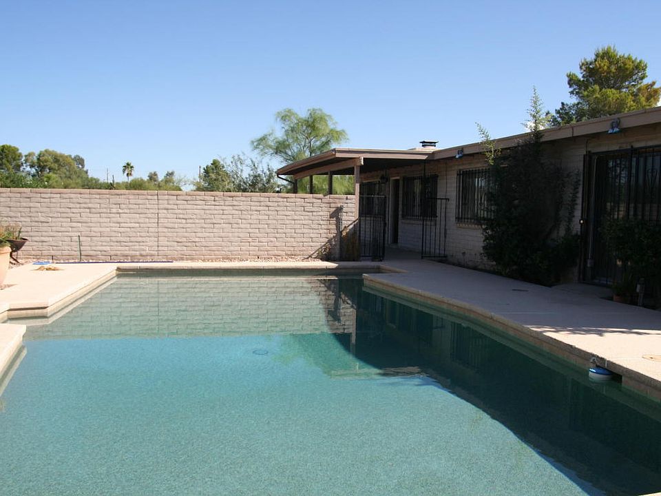 2nd image of 6641 N Amahl Pl