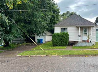 223 N 6th St, Marquette, MI 49855