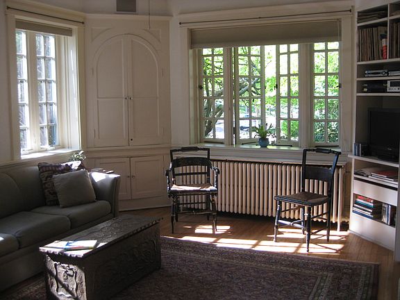 family or formal dining room