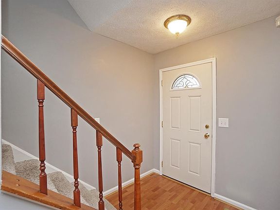 3rd image of 7967 Country Green Ct