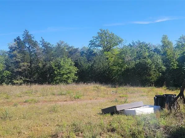 156 Lone Star Cir, Bastrop, TX 78602