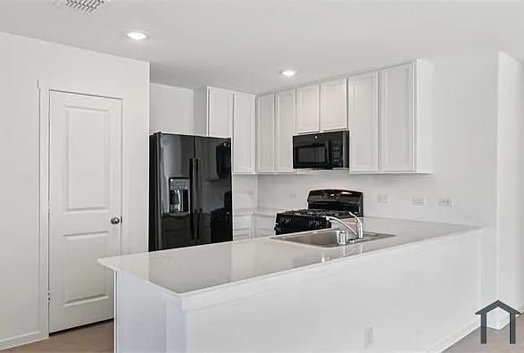 1629 Lercara Ln — Photo 26