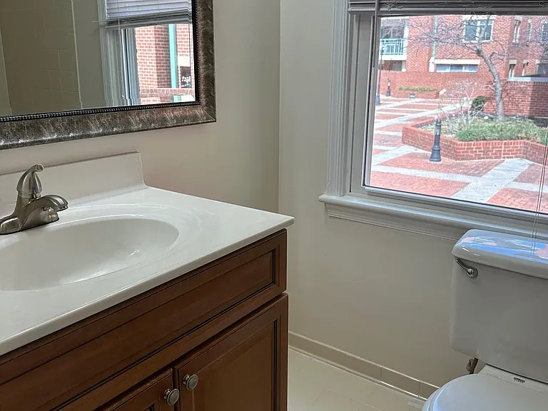 529 Colecroft Ct — Photo 15