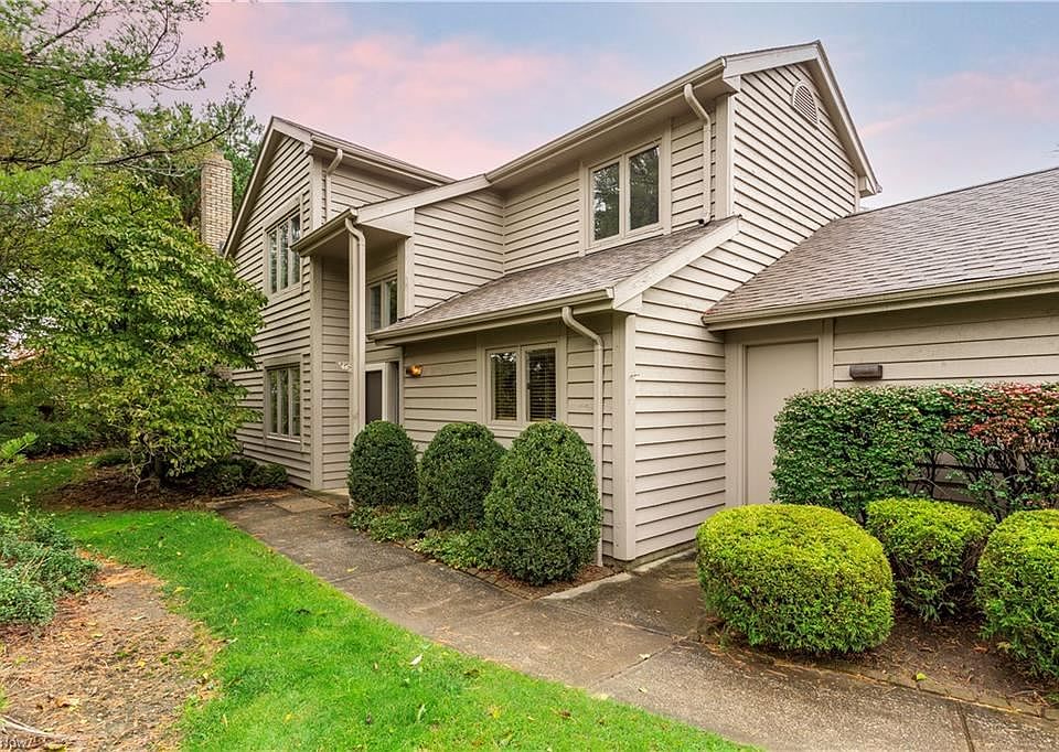 1st image of 9 Saratoga Ct
