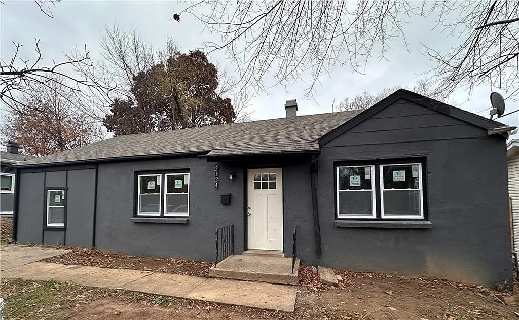 Darling 3 Bed 1 Bath House For Rent - Section 8, Hud-Vash Welcome — Photo 1