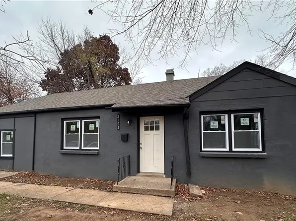 2124 E 78th St, Kansas City, MO 64132