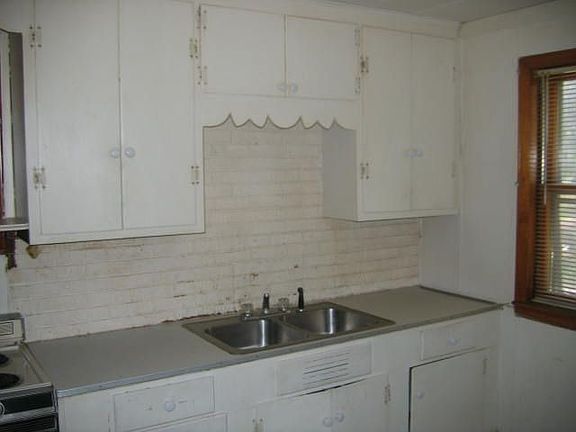 3rd image of 118 North Dr #M