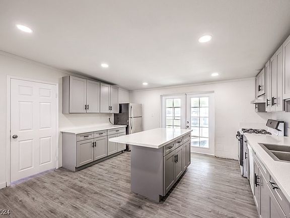 2nd image of 1459 Corona Ave