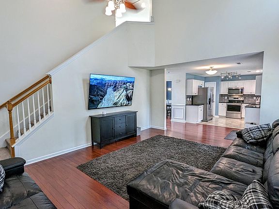 5th image of 4805 Cherry Blossom Dr