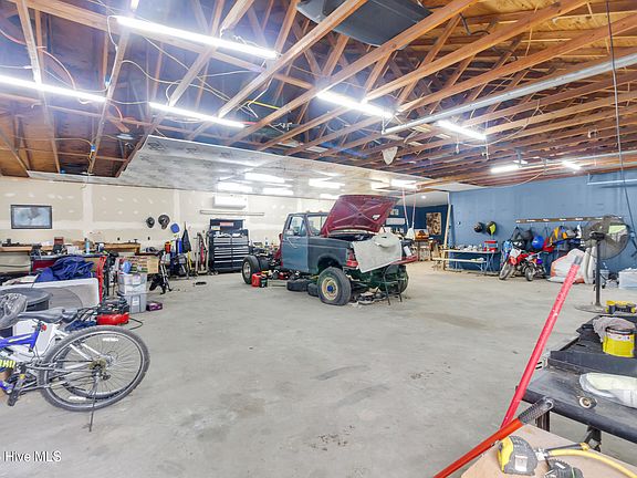 4th image of 614 W Thurman Road