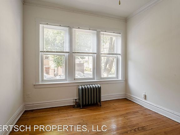 2nd image of 4509 N Oakley Ave #1