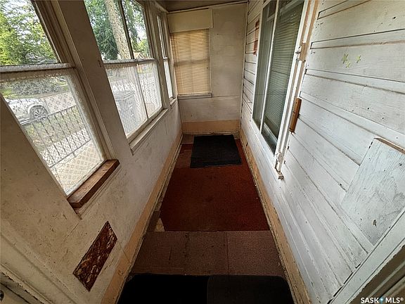 2nd image of 428 I Avenue S