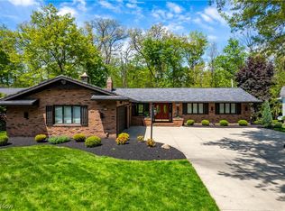 13730 Arrowhead Trl, Middleburg Heights, OH 44130