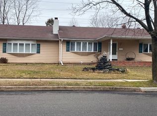 2 Perilli Dr, Hamilton, NJ 08610