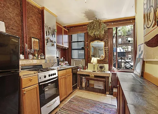 Rented by Warburg | media 22