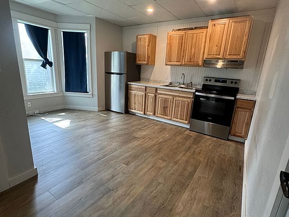 5th image of 704 N Kittitas St #4