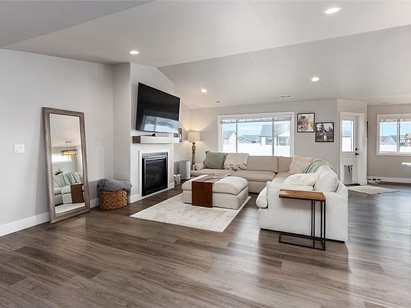 4th image of 4620 Sun Basin Rd