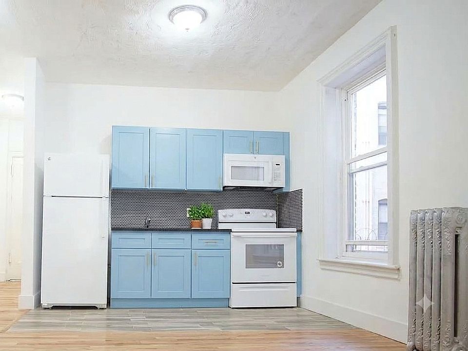 1st image of 134 E 59th St #1