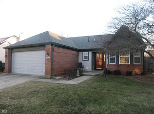 1243 Easton Point Dr, Greenwood, IN