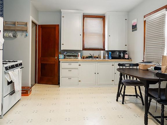 5th image of 308 E Odell Pl