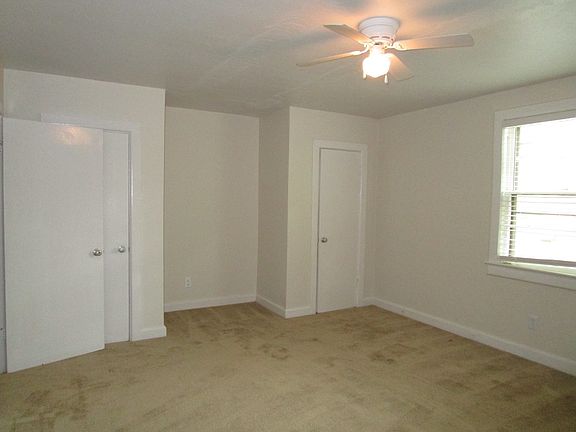 5th image of 110 Tyler Cres E APT 4