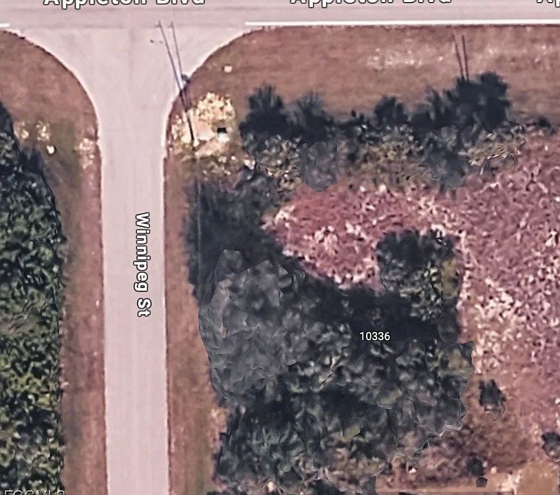 2nd image of 10336 Winnipeg St