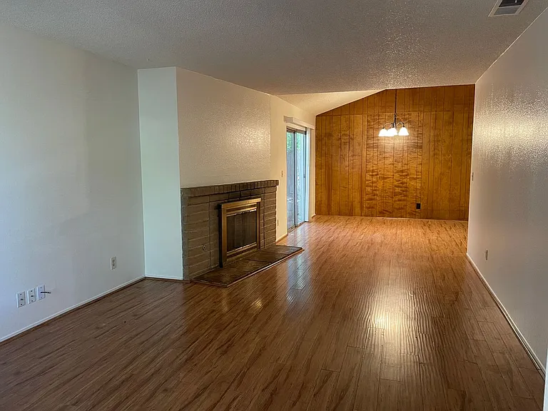 4830 Suncrest Way — Photo 3