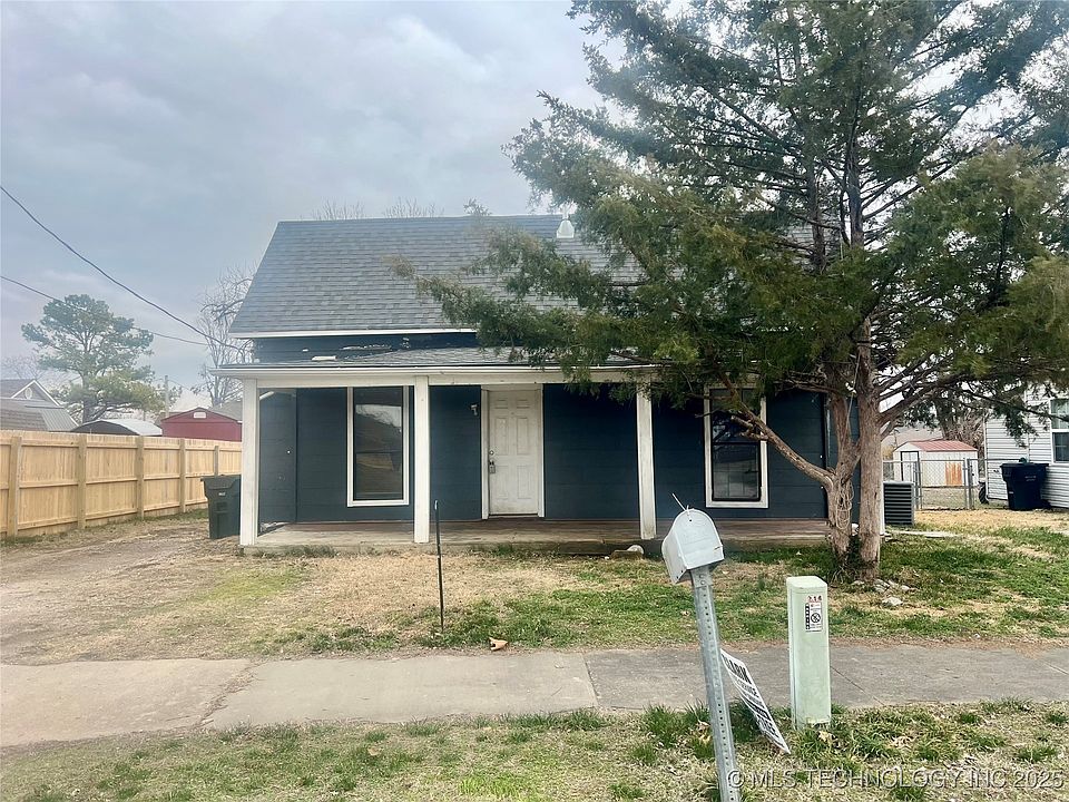 1st image of 216 N Lavira Ave