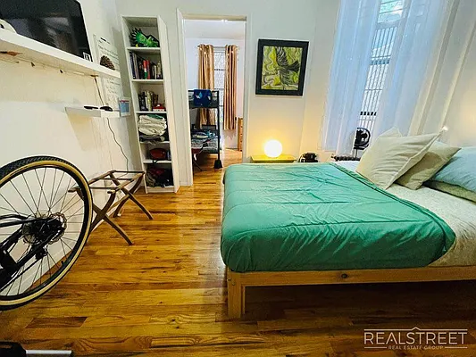 Rented by Real Street Inc | media 2