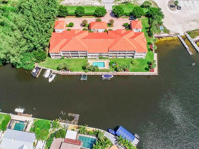 9929 Manatee Ave W — Photo 24